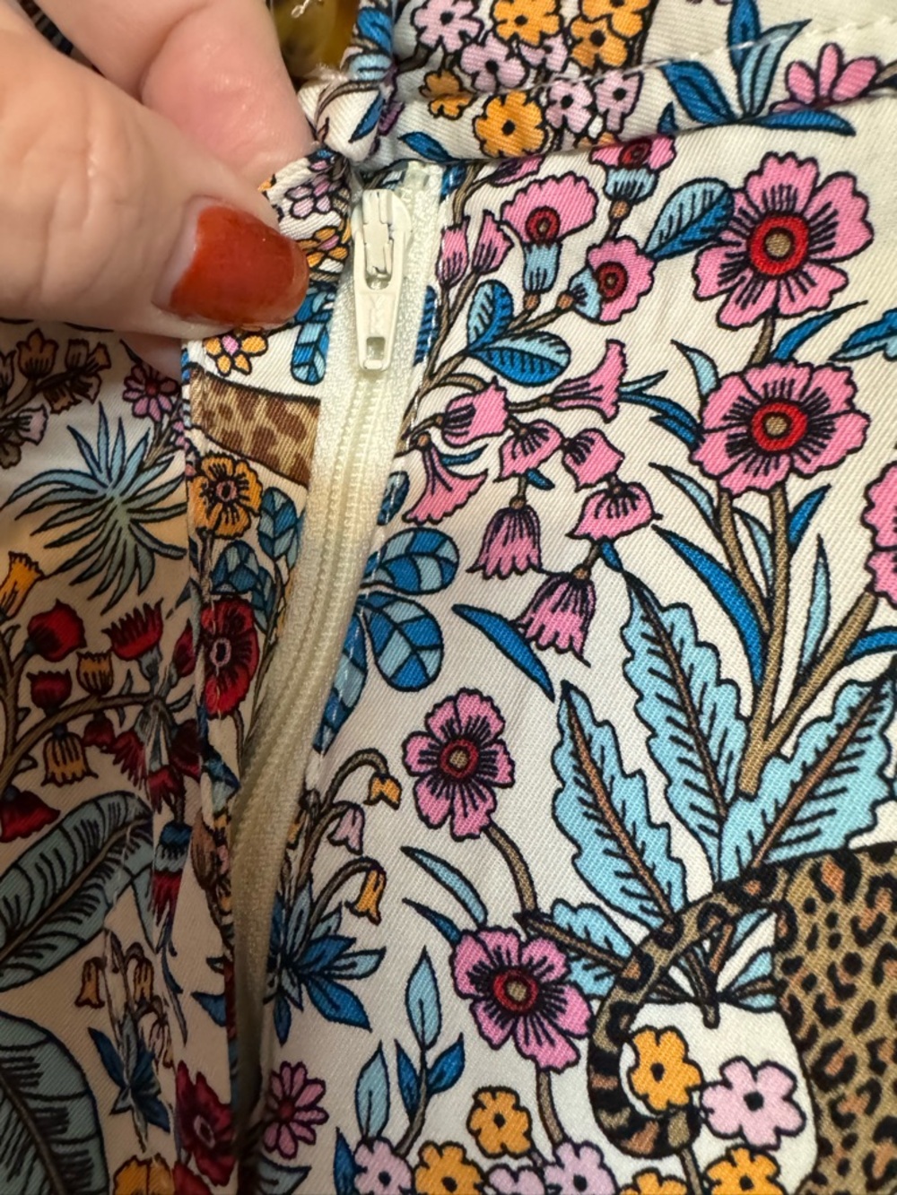 FUN!! Talbots Relaxed Chino Animal Print Pants SIZE: 10 #10 - Picture 6 of 11